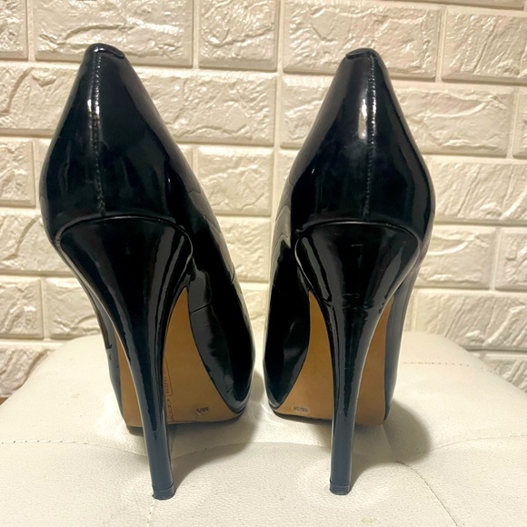 Vince Camuto Patent Leather Pump - Picture 2 of 4